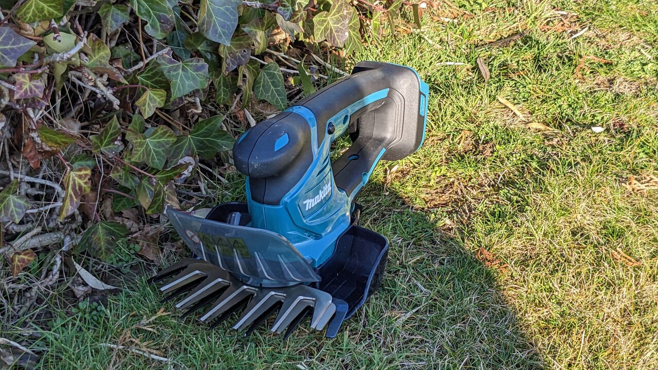 Bildergalerie: Makita DUM604ZX Makita DUM604ZX: Makita DUM604ZX: Der Übestlastschutz (Anti-Blockiersystem) verhindert eine Blockade des Schneidmessers.